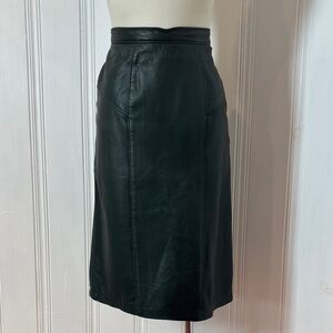 LA MAISON DU CUIR Vintage Dark Green Leather Pencil Skirt - Medium (estimated)